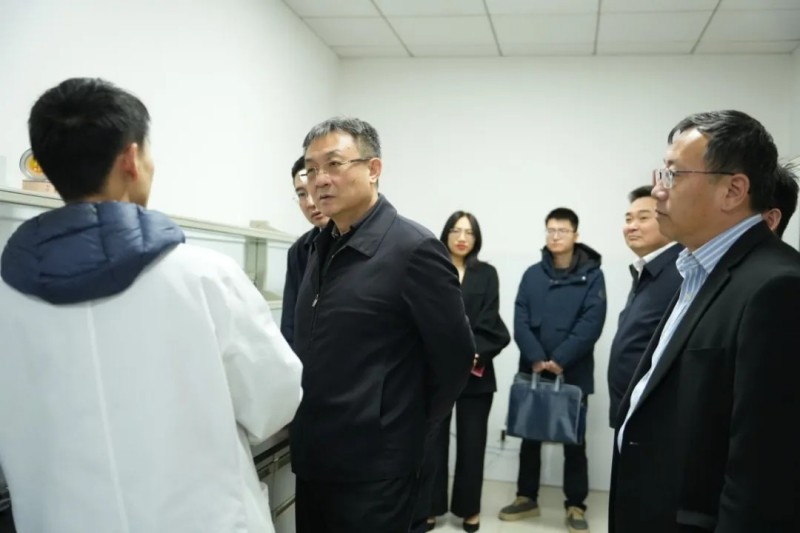 山東省供銷合作社聯合社黨組書記、理事會主任張傳忠一行蒞臨公司調研交流