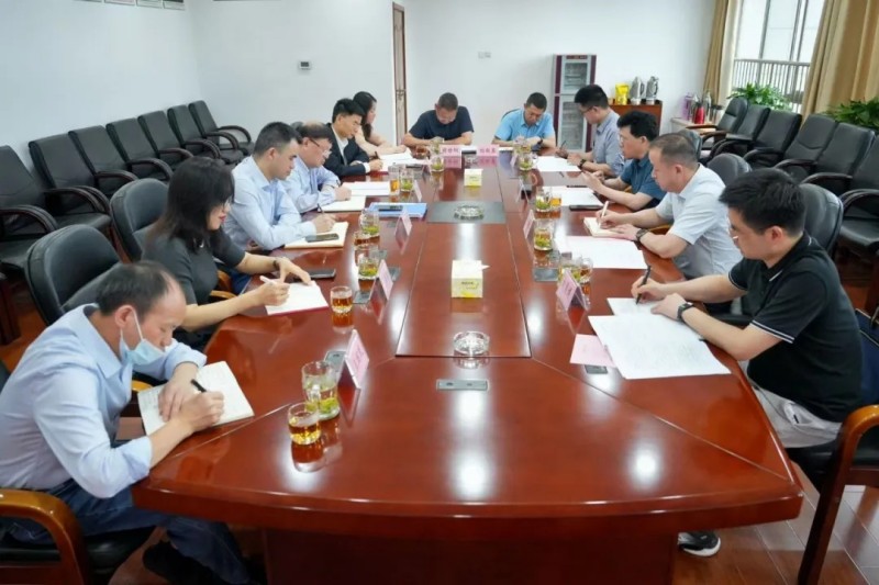 湖南省供銷合作總社黨組書記、理事會主任周曉理調研公司并主持召開座談會